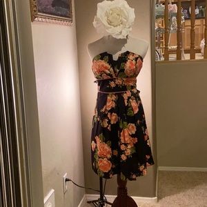 NWOT Strapless Dress Size 10